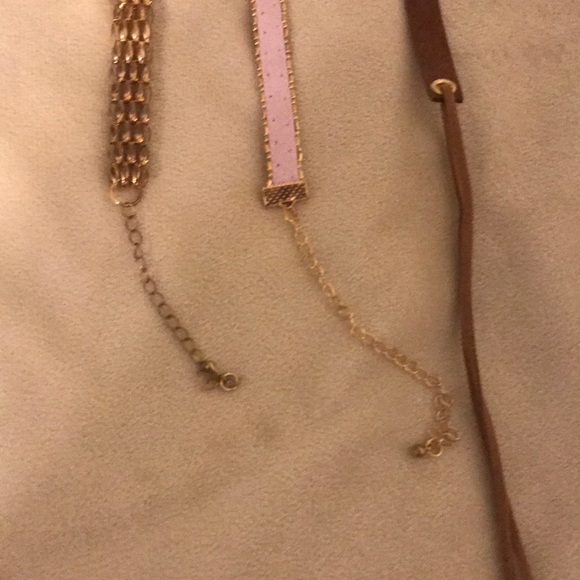 Set of chokers - Picture 3 of 5
